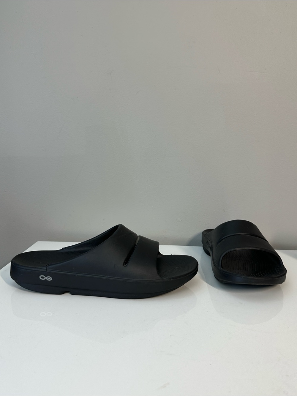 Oofos OOahh Black Slide Recovery Sandals Sport Slip On Womens 12
Mens 10